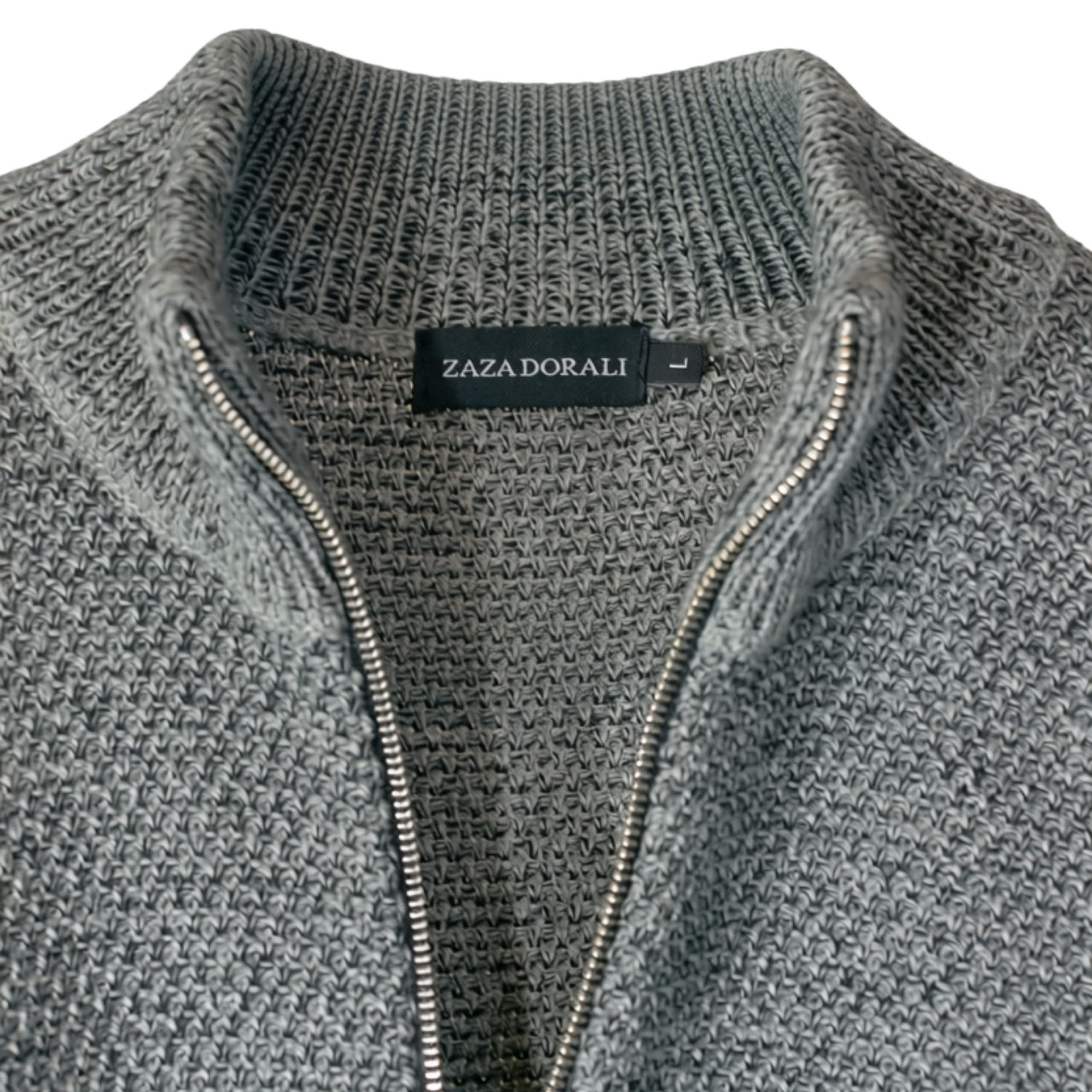 Detalle del tejido del Sweater con Cierre Texturado Ceniza